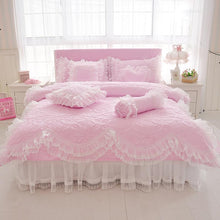 Charger l&#39;image dans la galerie, Amani Double-Layered Ruffled Cotton Lace Duvet Cover Set
