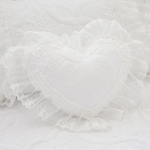Charger l&#39;image dans la galerie, Amani Double-Layered Ruffled Cotton Lace Duvet Cover Set

