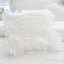 Charger l&#39;image dans la galerie, Amani Double-Layered Ruffled Cotton Lace Duvet Cover Set
