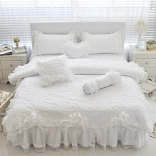 Charger l&#39;image dans la galerie, Amani Double-Layered Ruffled Cotton Lace Duvet Cover Set
