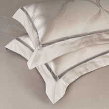 Load image into Gallery viewer, Avida Egyptian Cotton Vintage Jacquard Duvet Cover set
