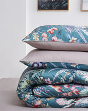 Charger l&#39;image dans la galerie, Belinda Ultra Soft Egyptian Cotton Duvet Cover Set
