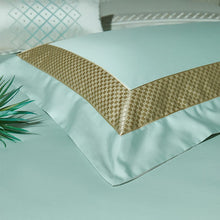Load image into Gallery viewer, Sinatra Alpine Egyptian Cotton Duvet Cover Set
