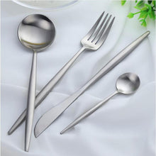 Charger l&#39;image dans la galerie, Arya Silver Cutlery Set
