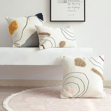 Charger l&#39;image dans la galerie, Aida Tufted Cushion Cover
