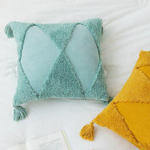 Charger l&#39;image dans la galerie, Anzola Cushion Cover
