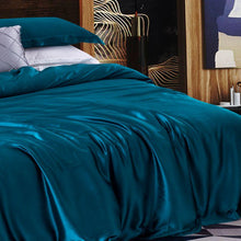 Load image into Gallery viewer, Daisy Luxury Pure Mulberry Silk Duvet Cover Set
