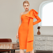 Cargar imagen en el visor de la galería, Gigi Wade One Shoulder Midi Dress - Abundance Boutique
